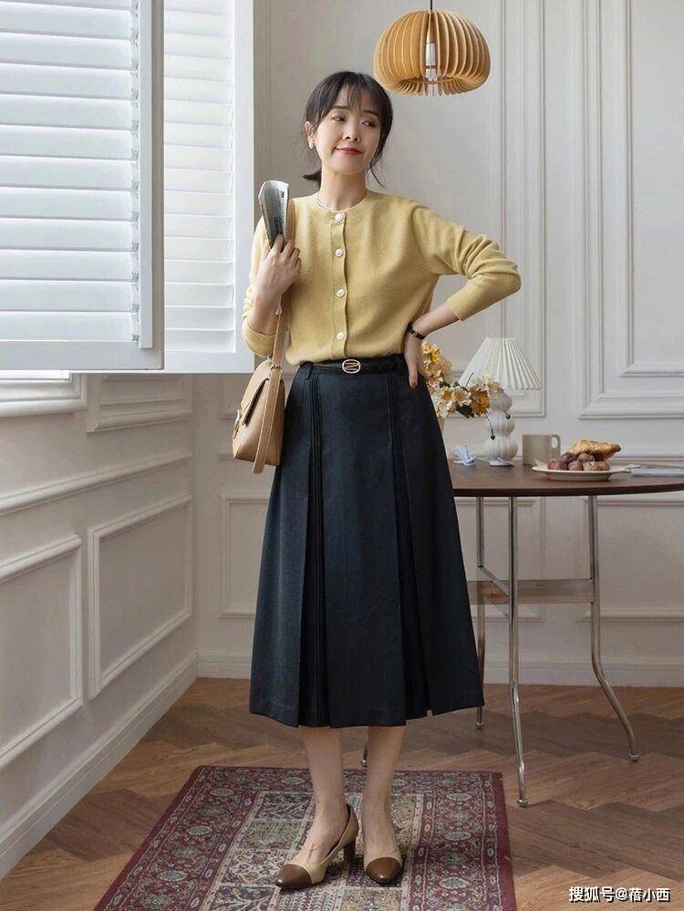 颜色 秋天怎样穿才优雅？搭配公式“针织衫+半身裙”，高级感扑面而来