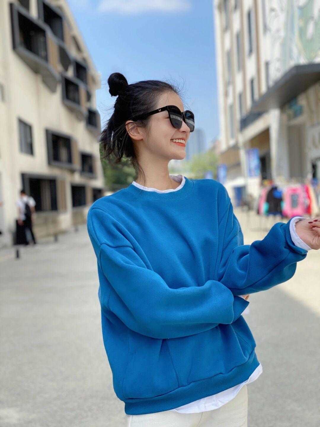 卫衣 卫衣可别只会穿黑白灰了！试试这六种颜色，一套比一套还洋气