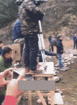 爆笑GIF圖：哪怕你再投入，別人不配合你怎麼辦？ 搞笑整蠱 第3张