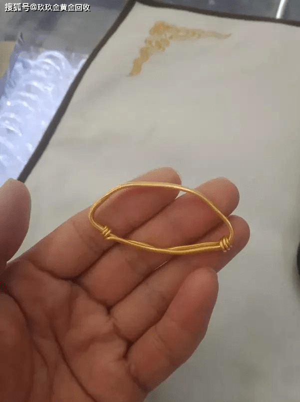 金镯子多少钱一条 60a2871aadf940d5aff0fd9334530033.png