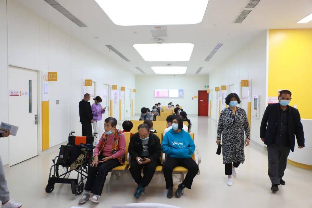 营养素|专家提醒：暴饮暴食容易诱发急性胰腺炎等疾病！