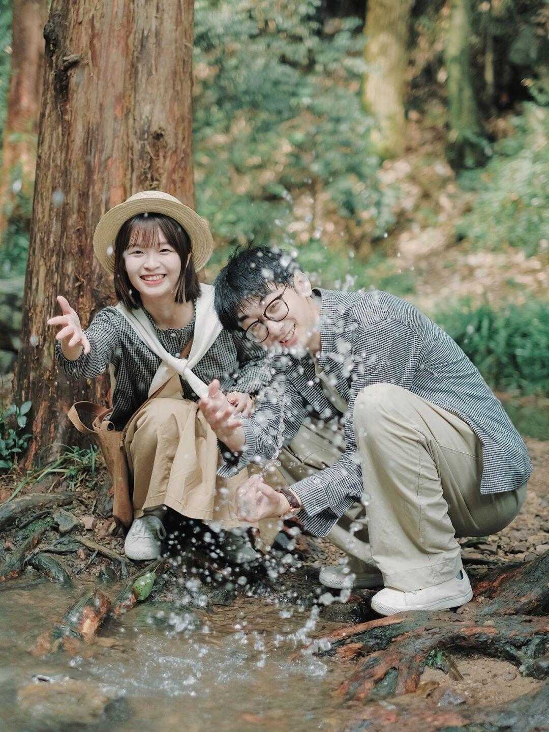 浅棕色 今天跟小姐姐们介绍情侣装穿搭