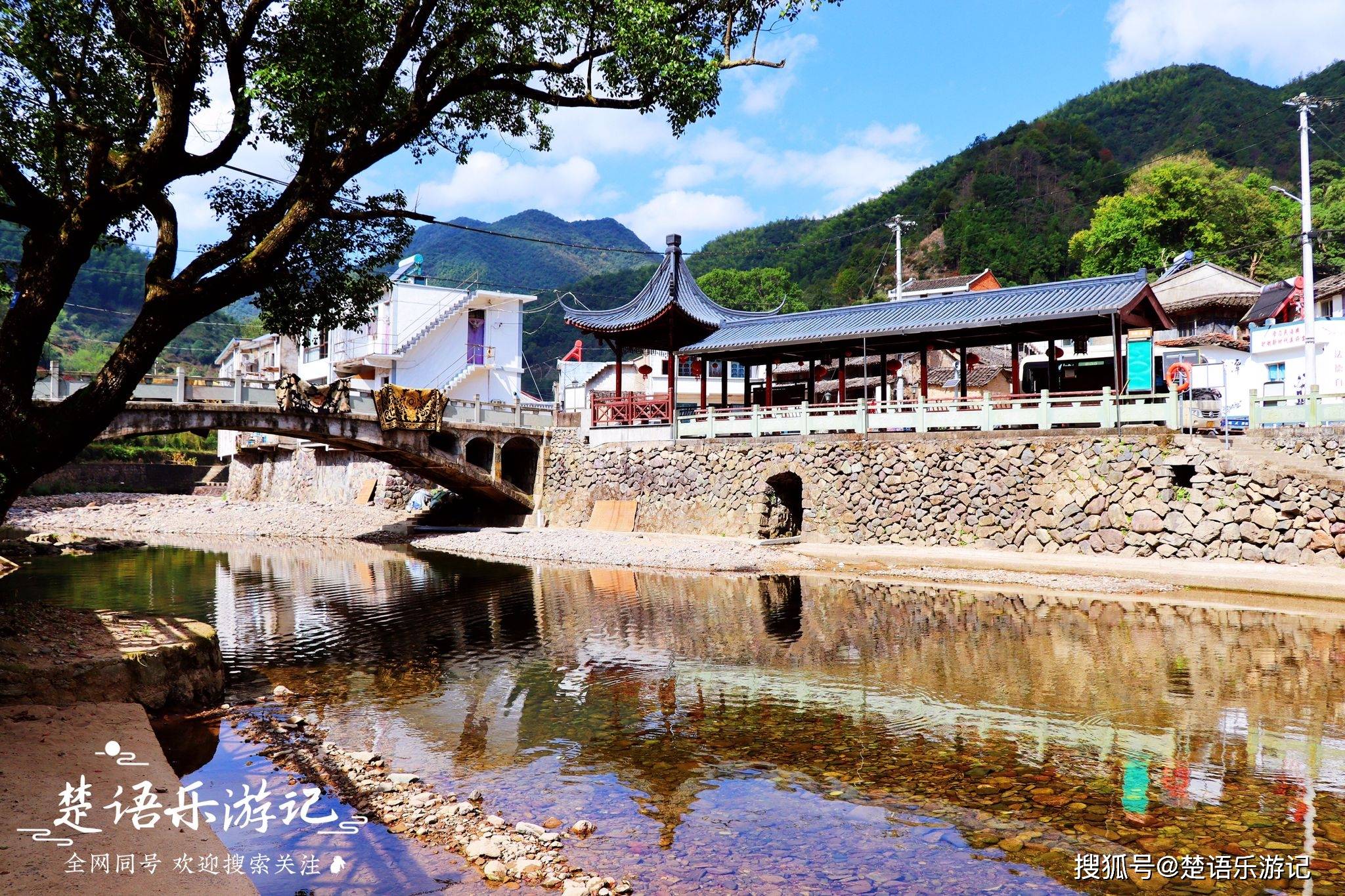 宁波有一个山村地处晦溪源头，风光旖旎却少有人来，很适合消夏游