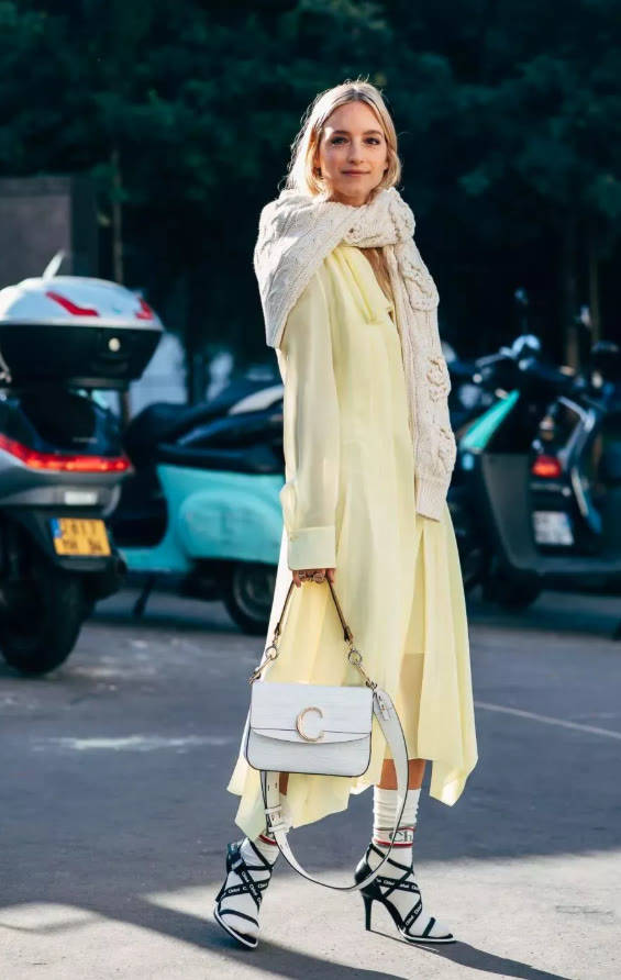 颜色 突破黑白灰,遇见最美秋季配色