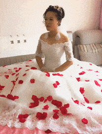 搞笑GIF：哥們，你這坐騎厲害了，出門回頭率很高 搞笑整蠱 第5张