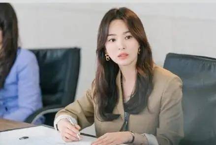 宋仲基|宋慧乔新剧《现在，正在分手》即将播出！40岁宋慧乔重归颜值巅峰