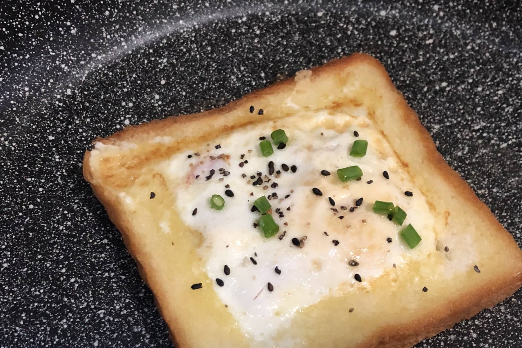 做法|教你用平底锅做这早餐,5分钟搞定,松软可口,还补钙,孩子爱吃