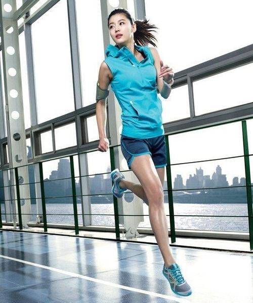 女神40岁的“冻龄女神”全智贤，身材依旧纤细，坦言减肥需做到3点