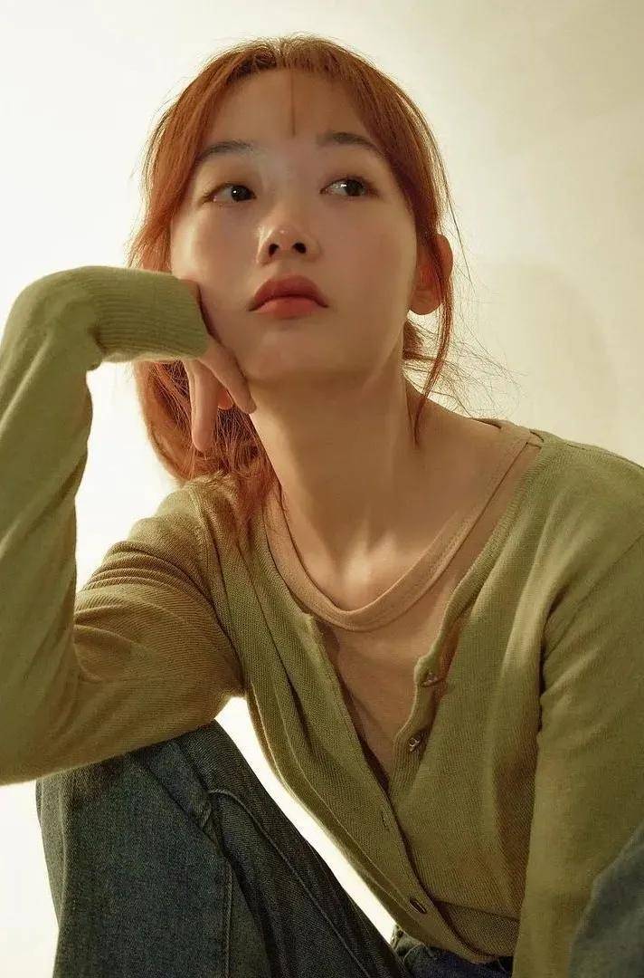 智英圈|ins一夜吸粉300W,27岁韩国“初恋脸”火出圈了!网友:我沦陷了