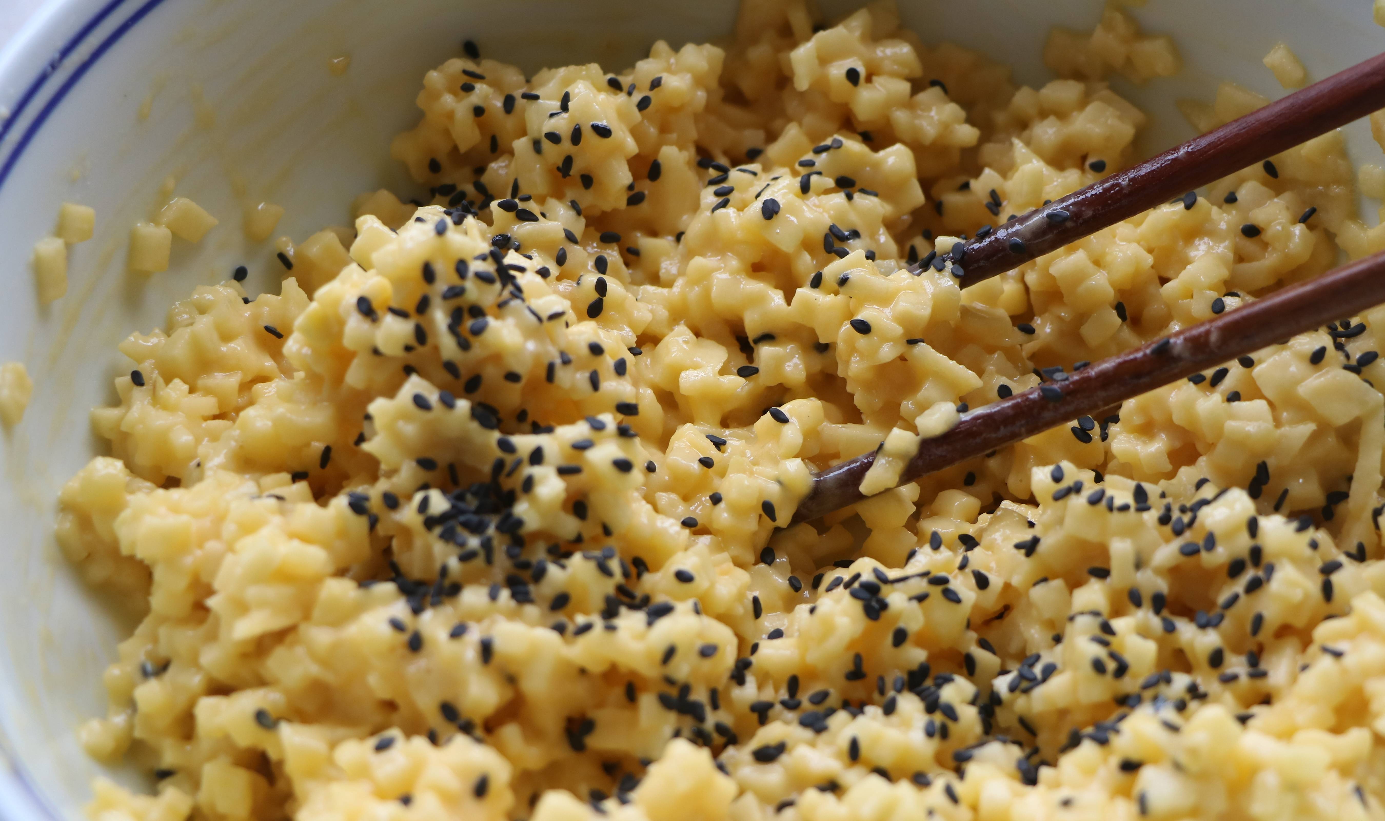 美食|苹果还能这么吃，口感超香甜，能当零食又能当早餐，有创意更美味