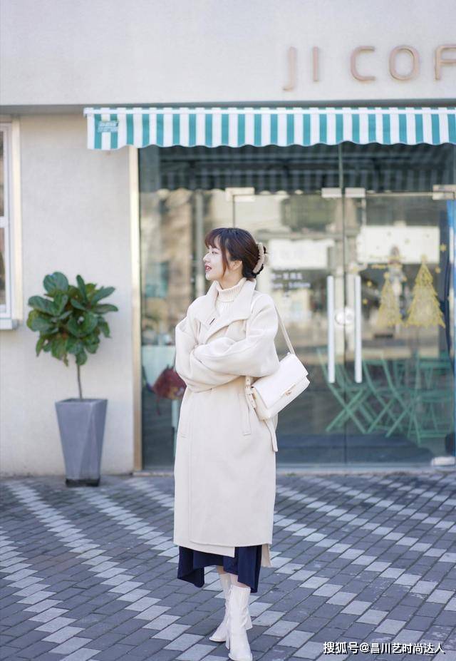 服装 变美不靠长相靠穿搭!这三款配色高级时尚,看一眼就心动