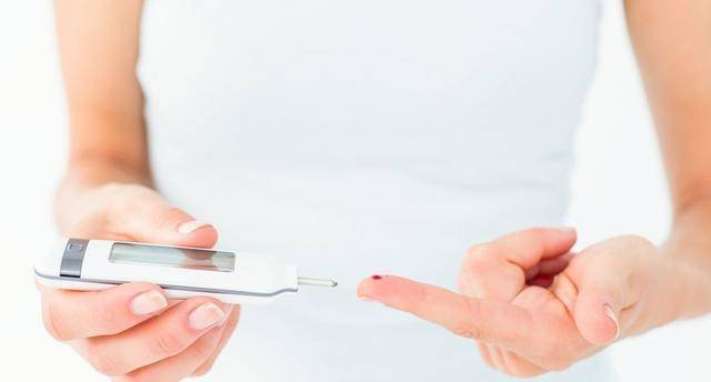 他汀|治疗颈动脉斑块,长期吃他汀类药物,有导致糖尿病风险怎么办?