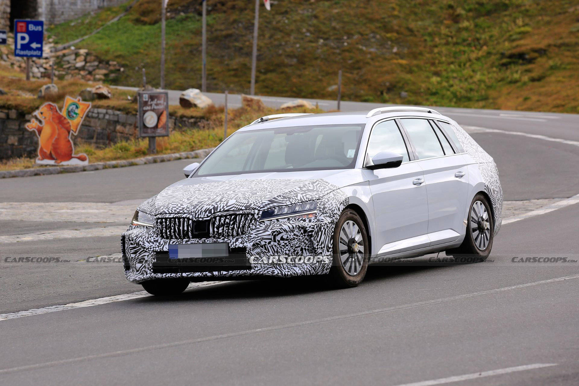 原创经济实惠,新款斯柯达superb路试谍照曝光