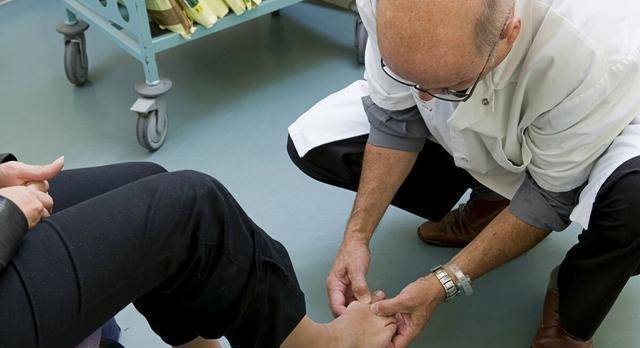 控制|一位糖尿病患者说，在脚上发现了一块黑斑，以后会不会截肢？