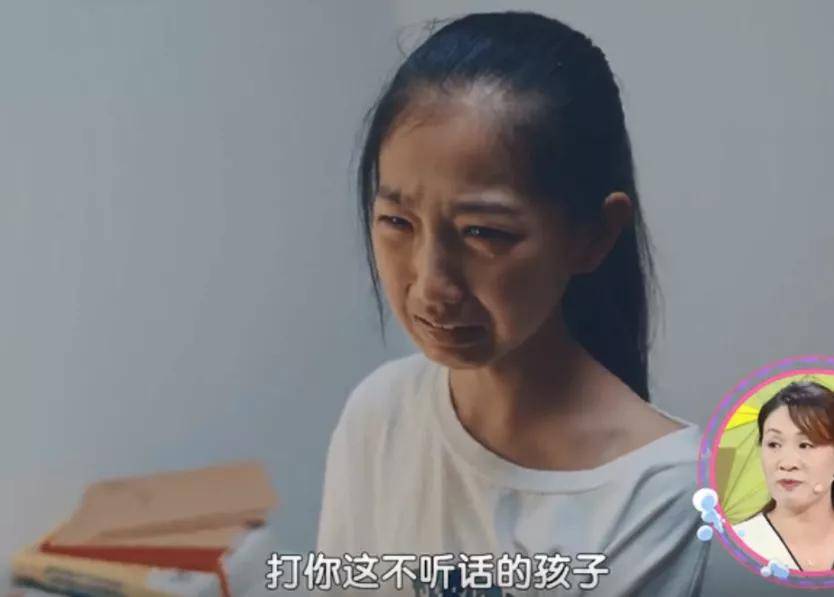 女儿|“我也不想打女儿，只是没忍住”：40岁妈妈崩溃痛哭，揭开无数成年人的痛....