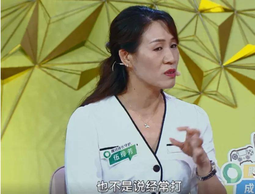 女儿|“我也不想打女儿，只是没忍住”：40岁妈妈崩溃痛哭，揭开无数成年人的痛....