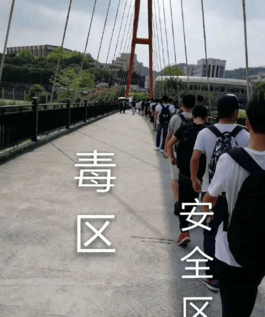 搞笑圖片幽默段子笑話：我也是服氣的，這個地方也可以種菜啊？ 搞笑整蠱 第8张