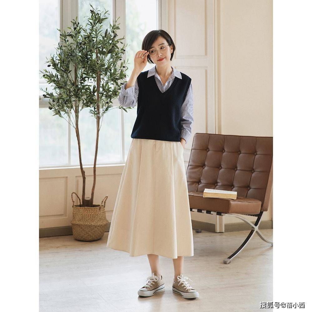 姐妹 “衬衫”才是永不过时的职场穿搭单品，选这几款来搭配，优雅高级