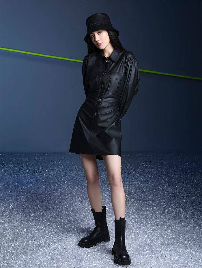 黑色 杨幂不走美艳大美人路线，秋天爱上皮革单品，立刻时髦感狂飙了