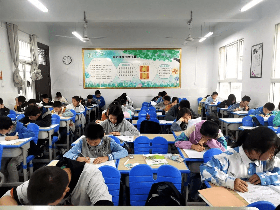 中学教师面试一半是博士 除了工作不好找 还能有什么理由 硕士