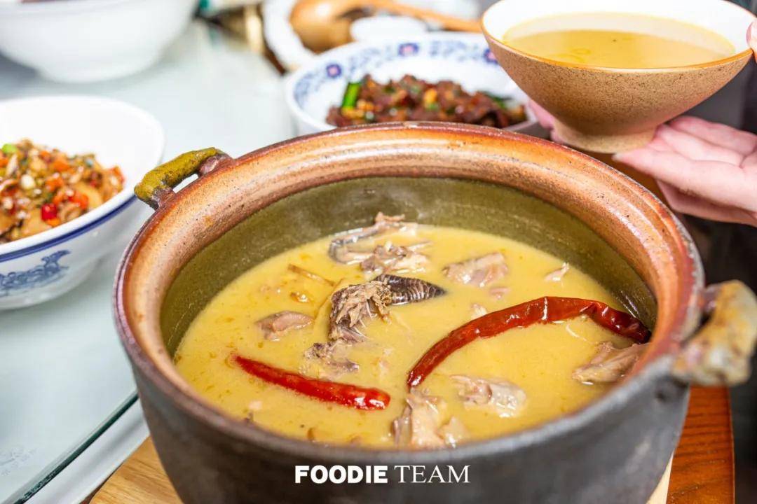 口感“周末不出去玩，那你到我家小院去吃饭啵？”