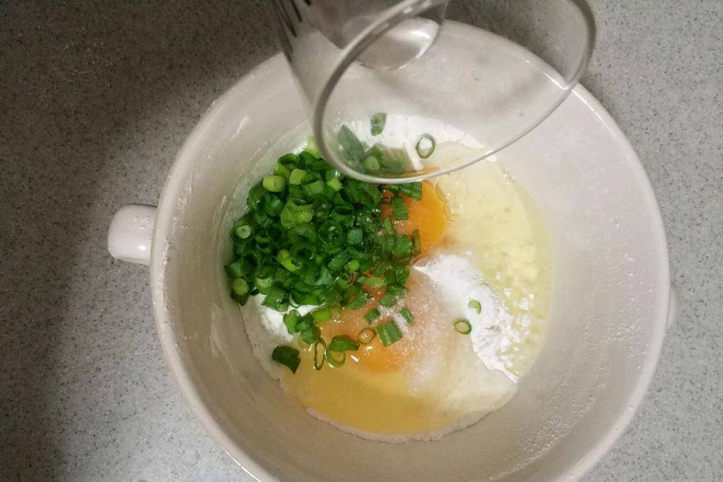 葱花|5分钟快手早餐,松软细腻葱花鸡蛋饼