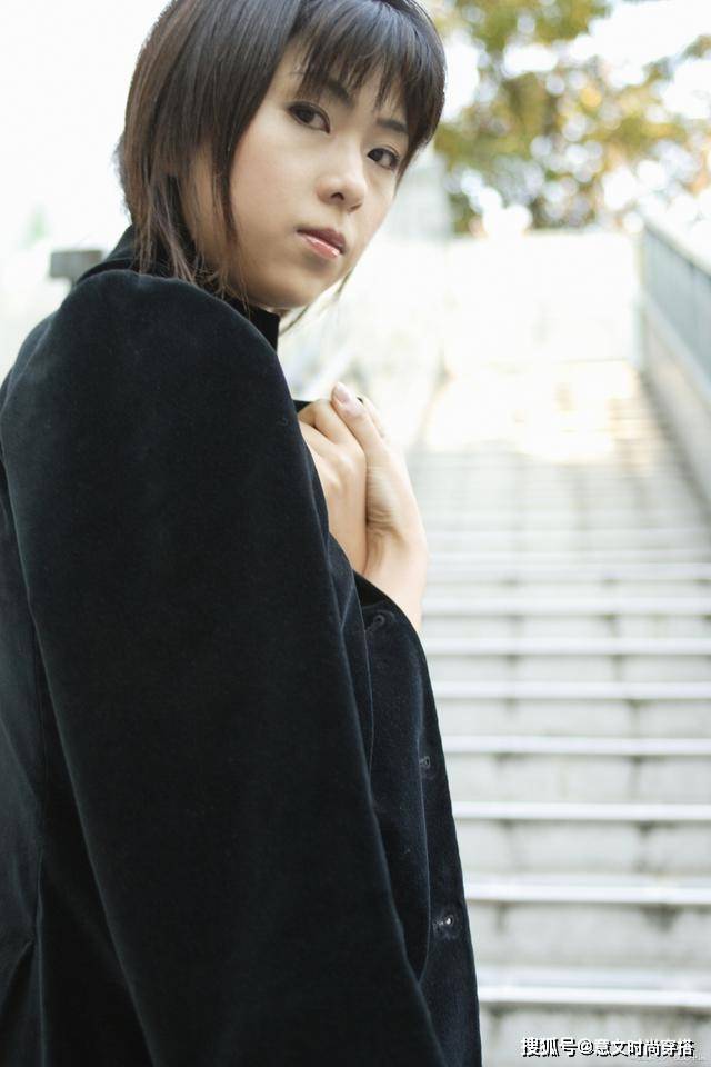 身材 外衣在精不在多，小女人，秋冬这几件就足够了，优雅而高级