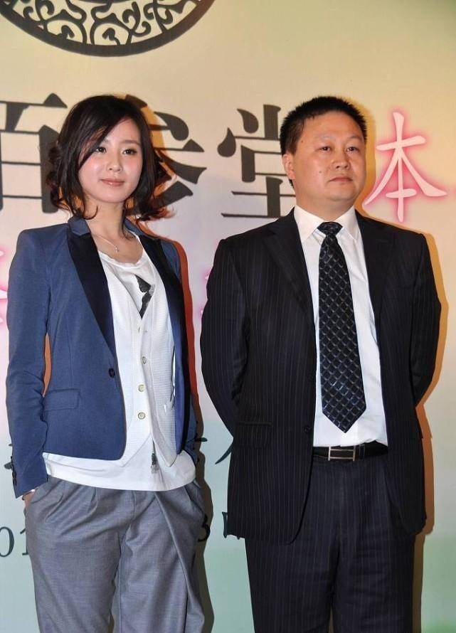 太嫩 十年前的刘诗诗也太嫩了，感觉脸蛋能掐出水，穿灰色服装还挺文艺