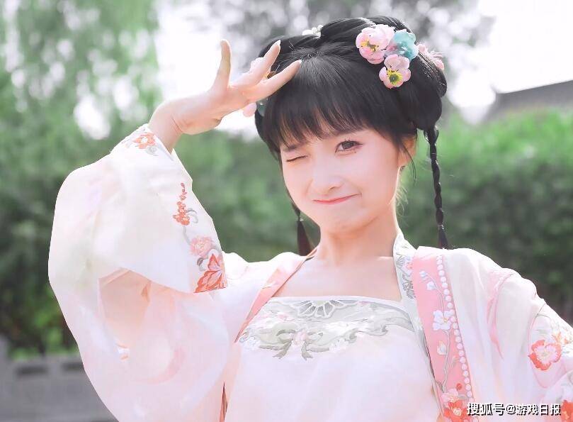 晓丹新天龙八部怀旧服玩家们有眼福了，嘉年华将至，众多Coser小姐姐助阵