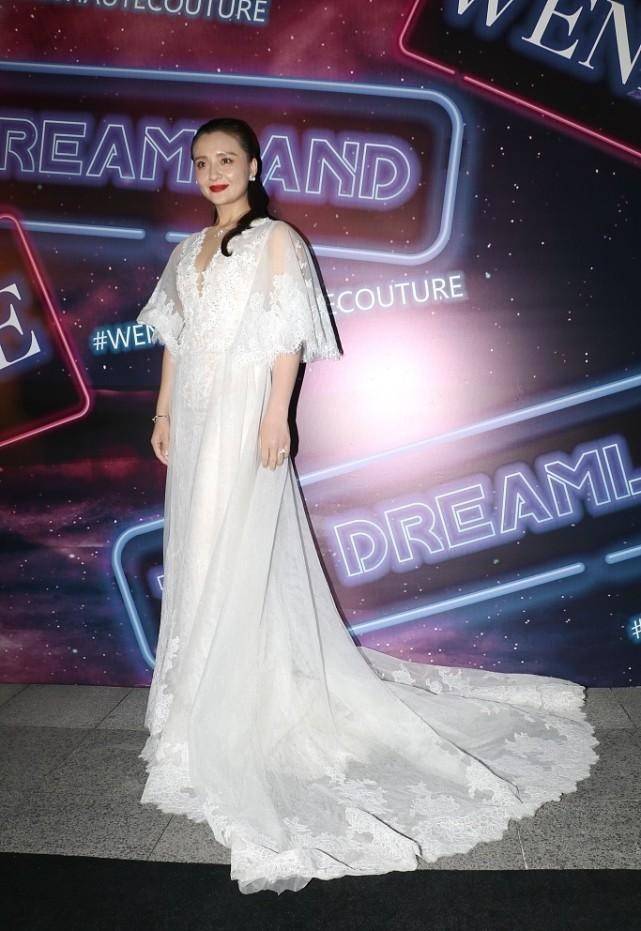 孙茜挺 没想到孙茜挺放得开，这造型一般人不好驾驭，哪还像“槿汐姑姑”