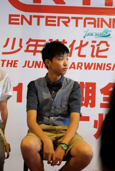 紧接着,在2011年初,左溢作为rta少年组成员正式出道,同年就与刘俊麟