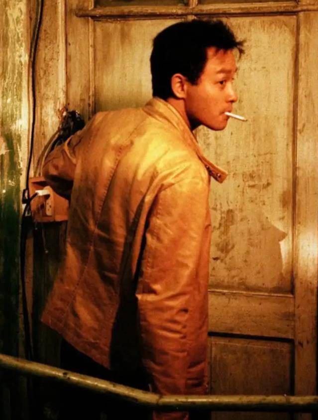 拍卖结果|王家卫30件藏品拍卖结果出来了！张国荣穿过的夹克，拍了75万多！