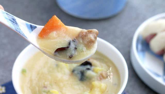 什么|半碗剩菜1把玉米面,入锅搅一搅,真是太香了,网友点评太霸气