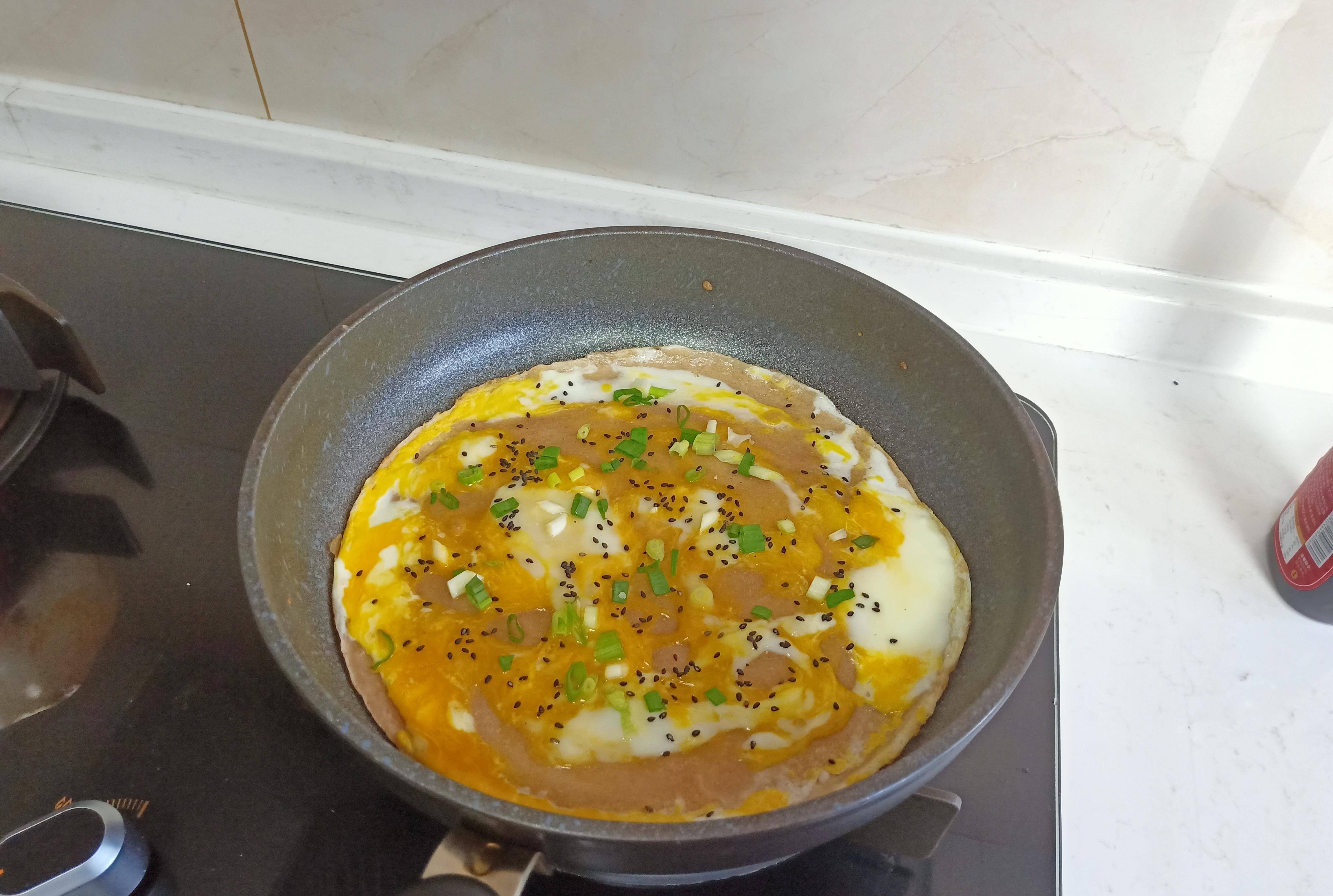 煎饼|儿子喜欢的早餐，鲜香软嫩营养全，三口两口就吃完！网友：接地气