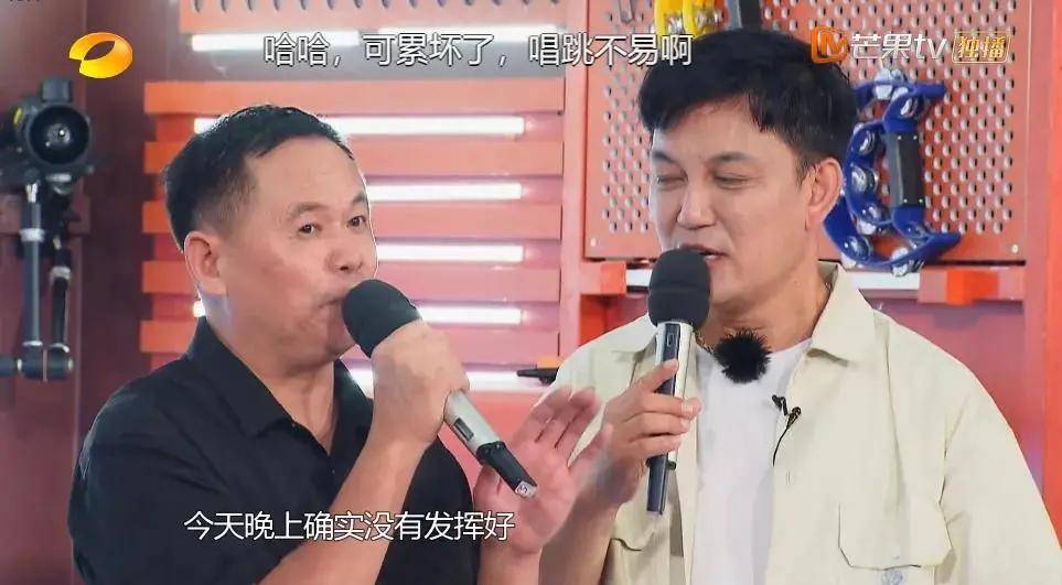 大姐|芒果台真敢想，凤凰传奇被网约车小哥惊到，这露天K歌节目太带劲