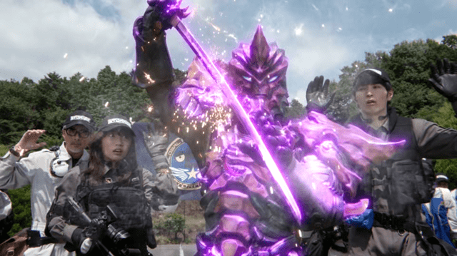 因为被o50战士之巅的光拒绝,又在行星伽农目睹徒弟御言死亡,内心崩溃