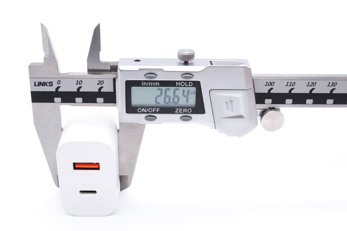 支持5-20V齐全电压档位，既可充iPhone 13又能充笔电，古石30W快充充电器拆解