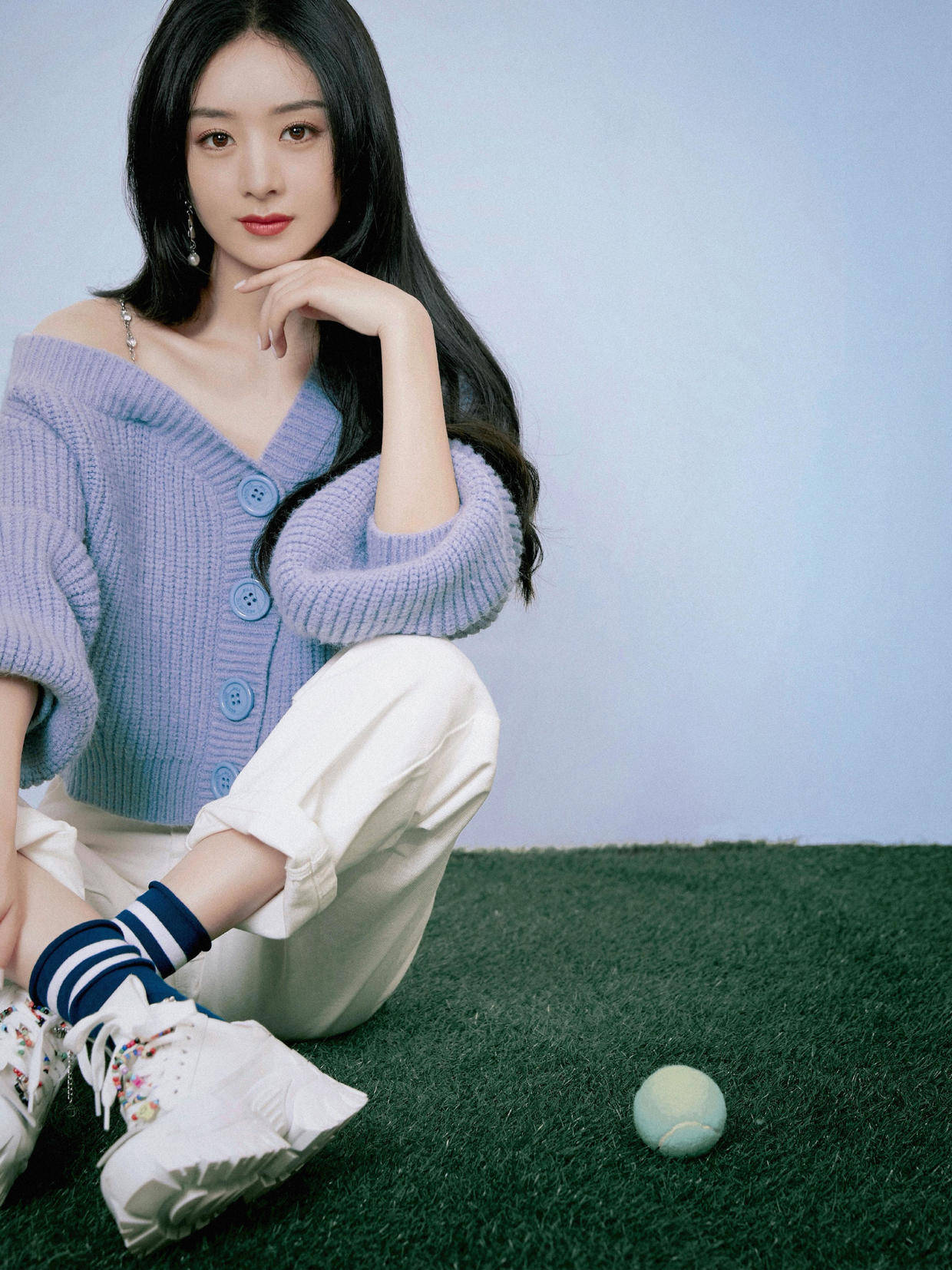 赵丽颖 赵丽颖真是秋?冬穿搭的典范,穿针织衫配长裤,清爽大气惹人爱