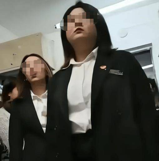 要求|四川学生宿舍被搜出零食，被学姐要求做150个深蹲，现已终身残疾