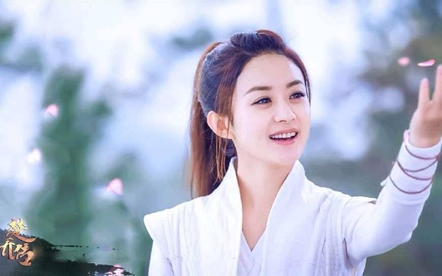 女神 赵丽颖穿搭时尚出街,曾被人嘲笑时尚资源差,曾被质疑模仿杨幂