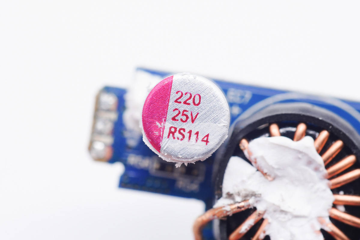 功率|内置镓未来G1N65R240PB氮化镓功率器件，绿巨能65W 2C1A氮化镓快充充电器拆解