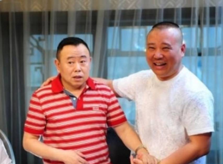 因为|相差近20岁的潘长江和郭德纲竟然是好兄弟，网友：咋论的辈分？
