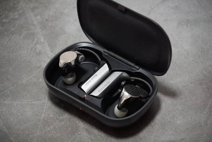 仅699元的旗舰级真无线蓝牙耳放，低价顶配的飞傲UTWS5是坑么？