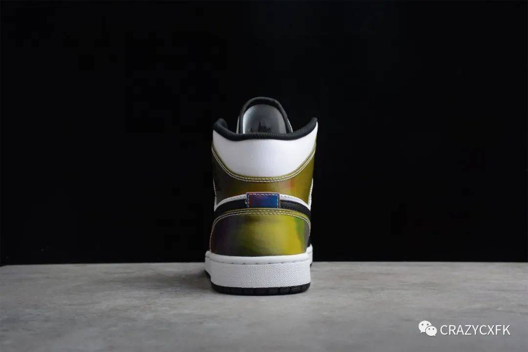 黑色 乔丹 Air Jordan 1 Mid Heat Reactive 白黑彩热感应中帮运动鞋