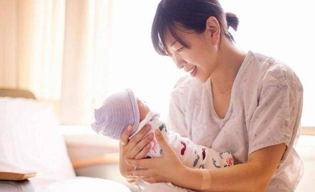 因为|产后不能洗澡，坐月子身上味道能把人“熏晕”？老人说法不能全听