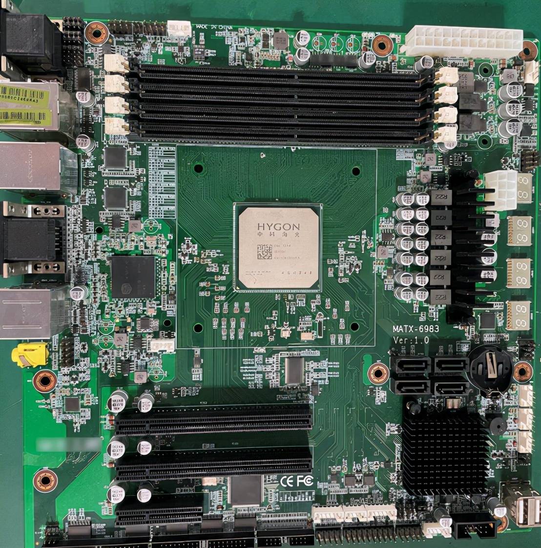 龙芯新处理器12月24日发布：性能大升级 支持国产UOS_3DM单机
