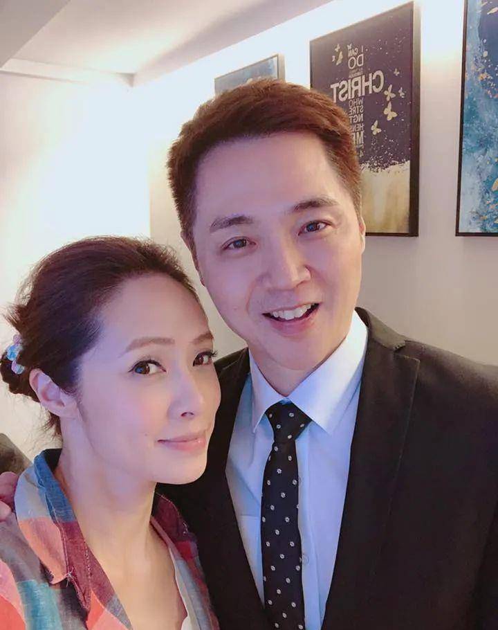 据了解,宋达民与太太洪百榕于2004年宣布结婚,婚后翌年,夫妻二人正式