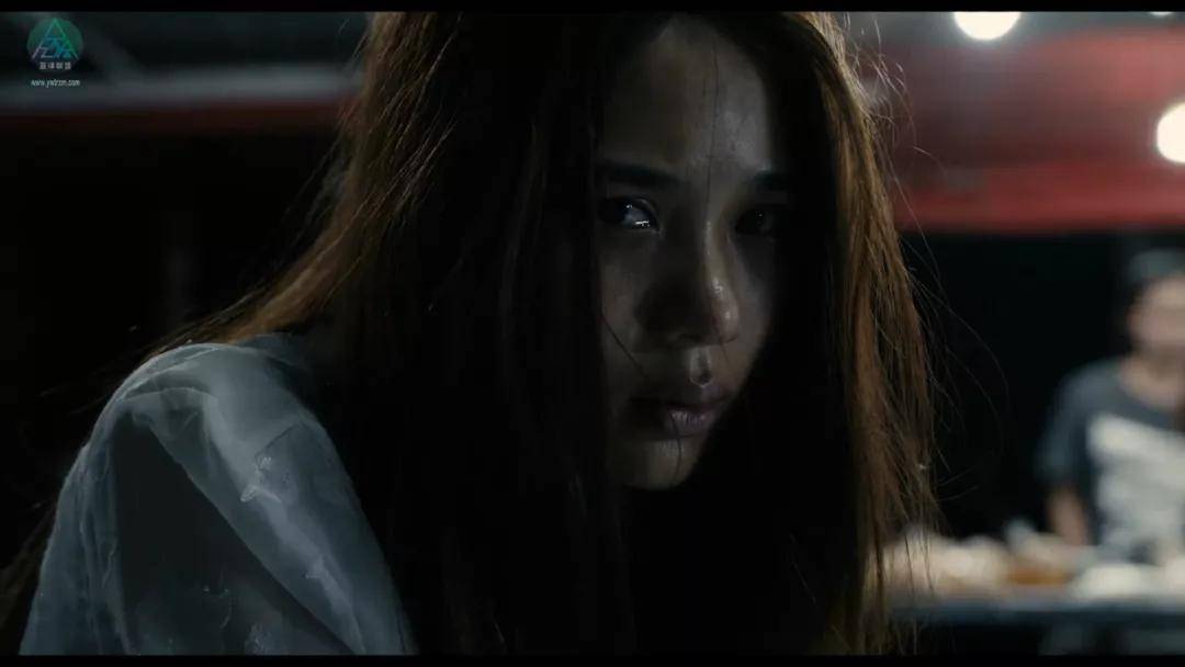 尼姆|《灵媒》：外网吹爆的R级恐怖，就这？