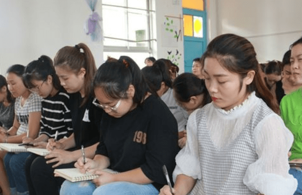 收入|杭州一幼儿园老师晒“天价”工资单，一年工资近30万，还享有编制