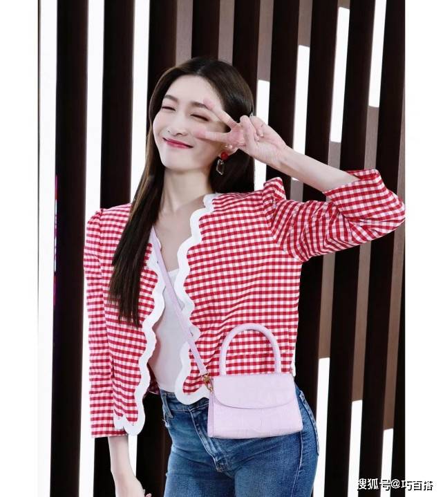 显得 江疏影私服不翻车！简单款也能气质范儿，真的太强了